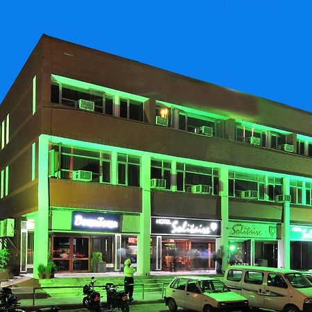 Hotel Solitaire Chandigarh - 10 Mins From Railway Station Dış mekan fotoğraf