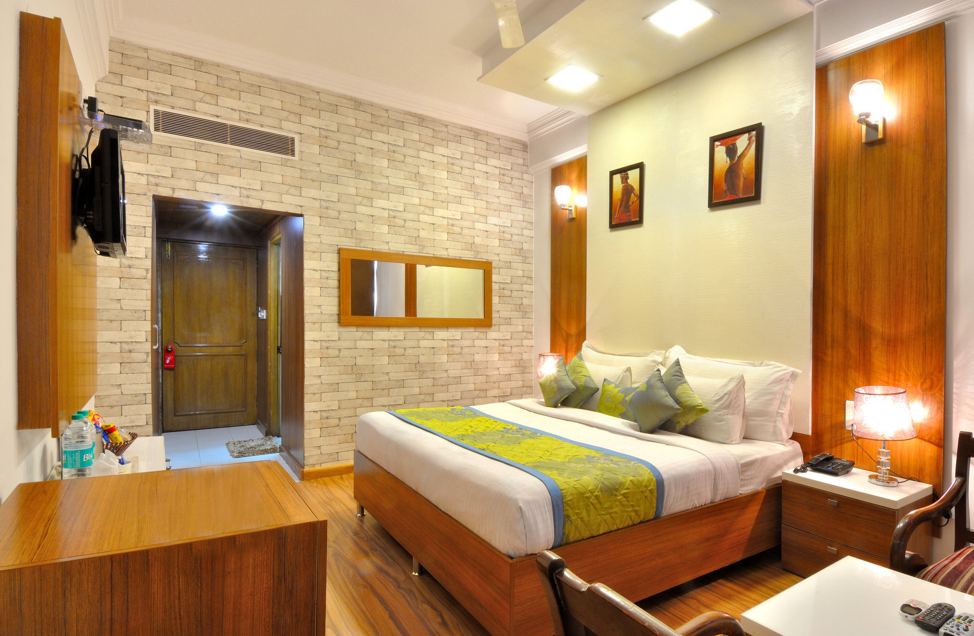 Hotel Solitaire Chandigarh - 10 Mins From Railway Station Dış mekan fotoğraf