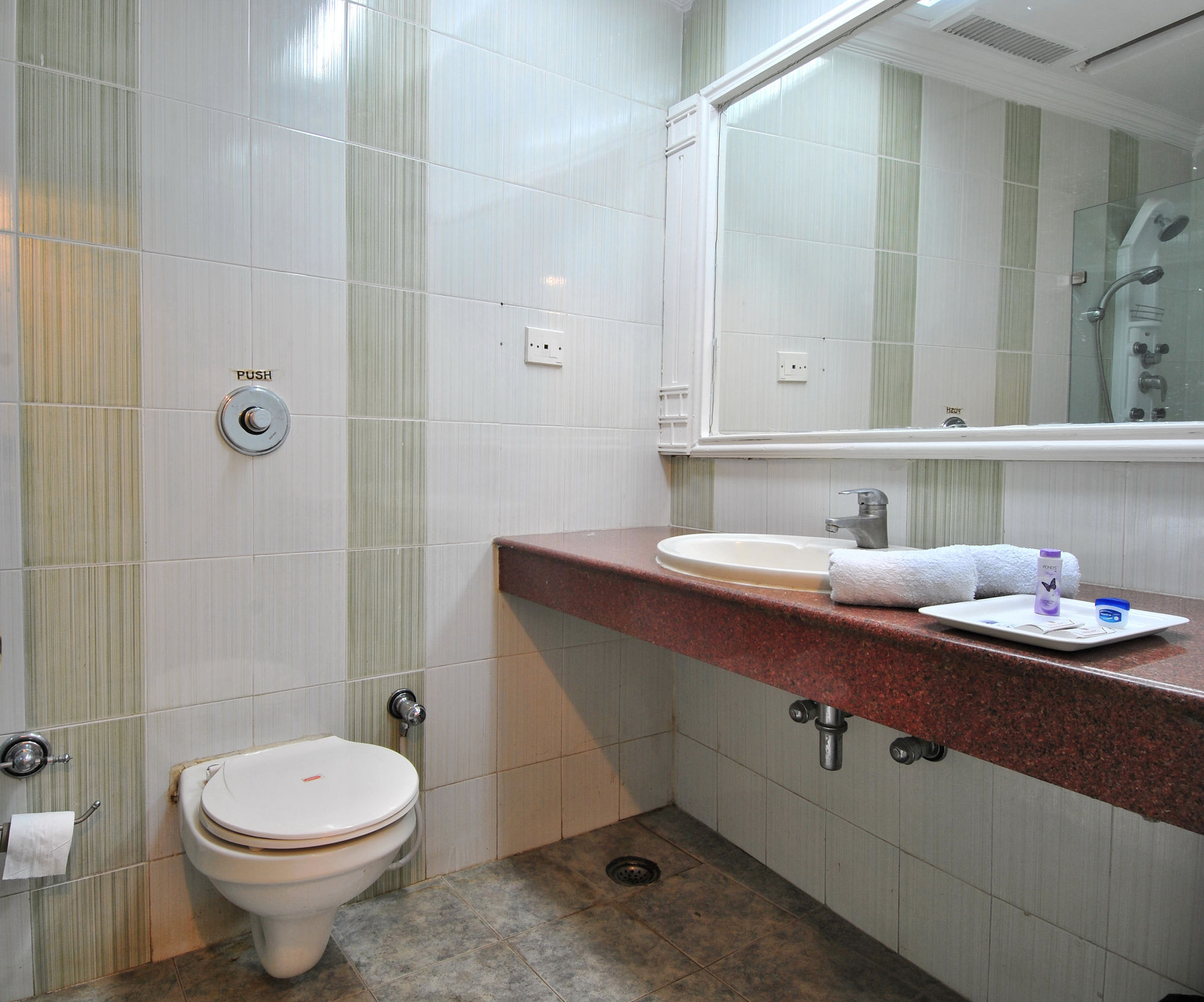 Hotel Solitaire Chandigarh - 10 Mins From Railway Station Dış mekan fotoğraf